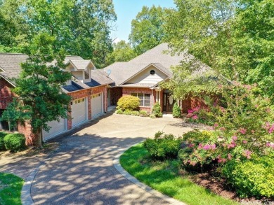 Seller pays 1st yr HOA! Beautiful, custom designed lake home w/ on Diamondhead Golf and Country Club in Arkansas - for sale on GolfHomes.com, golf home, golf lot