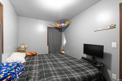 This inviting 2-bedroom, 1-bath well-kept home is ready for your on Elks Country Club in Indiana - for sale on GolfHomes.com, golf home, golf lot
