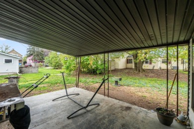 This inviting 2-bedroom, 1-bath well-kept home is ready for your on Elks Country Club in Indiana - for sale on GolfHomes.com, golf home, golf lot