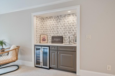 Rare opportunity in the Country Club of Roswell - Willow Springs on Country Club of Roswell in Georgia - for sale on GolfHomes.com, golf home, golf lot