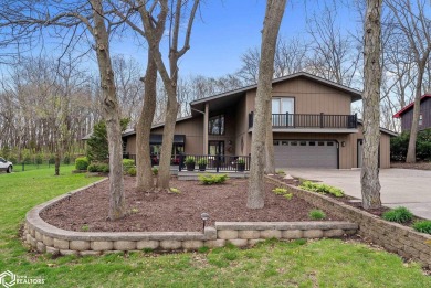 EXQUISITE home at the Golf & Country Club! 5 BR, 4.5 Baths on Washington Golf and Country Club in Iowa - for sale on GolfHomes.com, golf home, golf lot