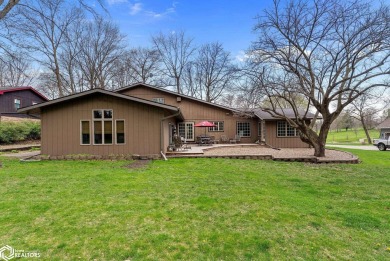 EXQUISITE home at the Golf & Country Club! 5 BR, 4.5 Baths on Washington Golf and Country Club in Iowa - for sale on GolfHomes.com, golf home, golf lot