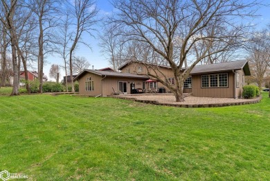 EXQUISITE home at the Golf & Country Club! 5 BR, 4.5 Baths on Washington Golf and Country Club in Iowa - for sale on GolfHomes.com, golf home, golf lot