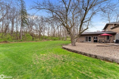 EXQUISITE home at the Golf & Country Club! 5 BR, 4.5 Baths on Washington Golf and Country Club in Iowa - for sale on GolfHomes.com, golf home, golf lot