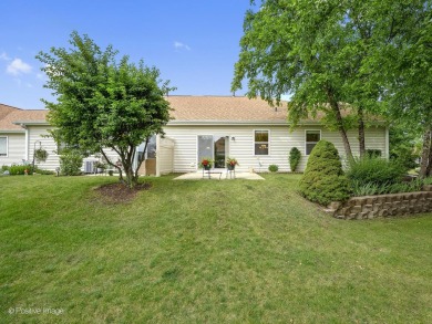 RETIREMENT LIVING AT IT'S BEST!  Ranch home in on The Links at Carillon in Illinois - for sale on GolfHomes.com, golf home, golf lot