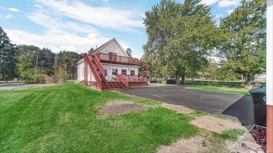 Welcome to this stunning, updated and meticulously maintained on Indian Ridge Golf Course in Indiana - for sale on GolfHomes.com, golf home, golf lot