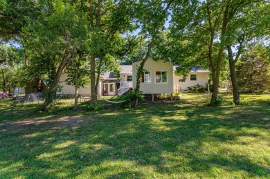 Welcome home to this fantastic well-built home nestled in the on Peabody Golf Course in Kansas - for sale on GolfHomes.com, golf home, golf lot