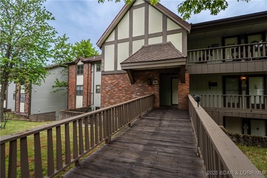 Beautifully Updated, Top Floor, 2 Bdrm, 2 Bath, Furnished on Seasons Ridge At Four Seasons in Missouri - for sale on GolfHomes.com, golf home, golf lot