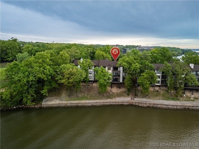 Beautifully Updated, Top Floor, 2 Bdrm, 2 Bath, Furnished on Seasons Ridge At Four Seasons in Missouri - for sale on GolfHomes.com, golf home, golf lot