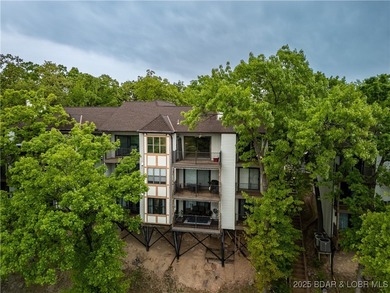 Beautifully Updated, Top Floor, 2 Bdrm, 2 Bath, Furnished on Seasons Ridge At Four Seasons in Missouri - for sale on GolfHomes.com, golf home, golf lot