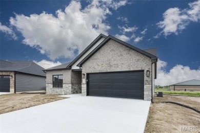 SPEND MORE TIME DOING THE THINGS YOU LOVE...Enjoy simplified on Far Oaks Golf Club in Illinois - for sale on GolfHomes.com, golf home, golf lot