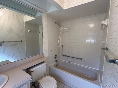 This affordable Beverly Hills home is located in a nice on Brentwood Farms Golf Club in Florida - for sale on GolfHomes.com, golf home, golf lot