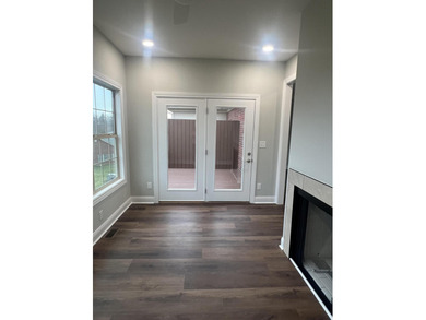 Are you thinking of making the move to Berry Hill? MOVE IN on Juniper Hills Golf Course in Kentucky - for sale on GolfHomes.com, golf home, golf lot