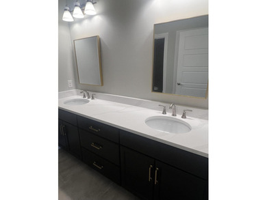 Are you thinking of making the move to Berry Hill? MOVE IN on Juniper Hills Golf Course in Kentucky - for sale on GolfHomes.com, golf home, golf lot