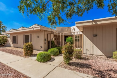 Come see this darling Phase 3 2 bedroom, 2 bath end unit. This on Sun City-Willow Creek / Willow Brook  in Arizona - for sale on GolfHomes.com, golf home, golf lot