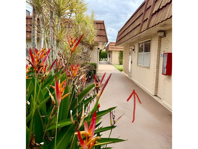 CORNER ONE STORY VILLA, 55+ COMMUNITY , CLOSE TO MAIN CLUB on Kings Point Golf - Executive in Florida - for sale on GolfHomes.com, golf home, golf lot