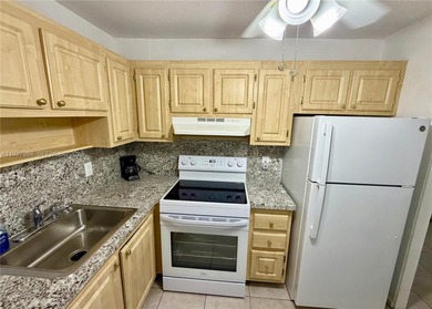 CORNER ONE STORY VILLA, 55+ COMMUNITY , CLOSE TO MAIN CLUB on Kings Point Golf - Executive in Florida - for sale on GolfHomes.com, golf home, golf lot