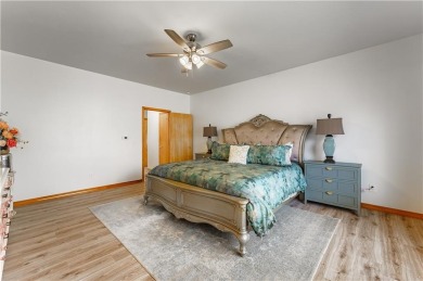 Welcome to The Huskins Home offering you a blend of comfort on Bella Vista Country Club - Highlands in Arkansas - for sale on GolfHomes.com, golf home, golf lot