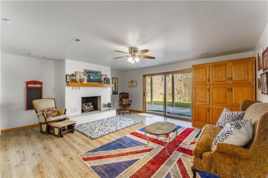 Welcome to The Huskins Home offering you a blend of comfort on Bella Vista Country Club - Highlands in Arkansas - for sale on GolfHomes.com, golf home, golf lot