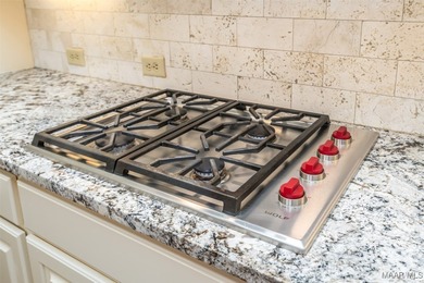 LUXURIOUS GOLF COURSE LIVING IN WYNLAKES. Experience refined on Wynlakes Golf and Country Club in Alabama - for sale on GolfHomes.com, golf home, golf lot