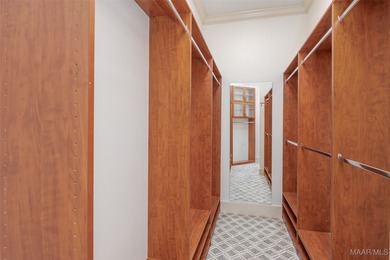 LUXURIOUS GOLF COURSE LIVING IN WYNLAKES. Experience refined on Wynlakes Golf and Country Club in Alabama - for sale on GolfHomes.com, golf home, golf lot