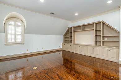 LUXURIOUS GOLF COURSE LIVING IN WYNLAKES. Experience refined on Wynlakes Golf and Country Club in Alabama - for sale on GolfHomes.com, golf home, golf lot