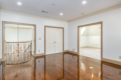 LUXURIOUS GOLF COURSE LIVING IN WYNLAKES. Experience refined on Wynlakes Golf and Country Club in Alabama - for sale on GolfHomes.com, golf home, golf lot