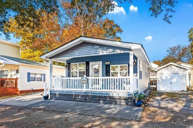 JUST LISTED... WELL UPDATED AND MAINTAINED 4 BED/2 BATH BEACH on Prestwick Country Club in South Carolina - for sale on GolfHomes.com, golf home, golf lot