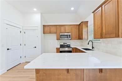 Come see this fantastic new construction home with a one year on Bella Vista Country Club - Kingswood in Arkansas - for sale on GolfHomes.com, golf home, golf lot
