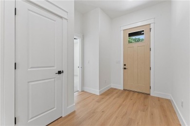 Come see this fantastic new construction home with a one year on Bella Vista Country Club - Kingswood in Arkansas - for sale on GolfHomes.com, golf home, golf lot