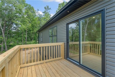 Come see this fantastic new construction home with a one year on Bella Vista Country Club - Kingswood in Arkansas - for sale on GolfHomes.com, golf home, golf lot