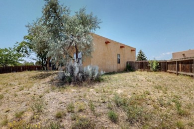 Beautiful home in gated community! This charming home is in the on Santa Fe Country Club in New Mexico - for sale on GolfHomes.com, golf home, golf lot