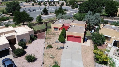 Beautiful home in gated community! This charming home is in the on Santa Fe Country Club in New Mexico - for sale on GolfHomes.com, golf home, golf lot