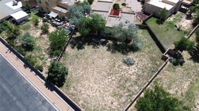 Beautiful home in gated community! This charming home is in the on Santa Fe Country Club in New Mexico - for sale on GolfHomes.com, golf home, golf lot