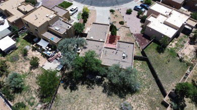 Beautiful home in gated community! This charming home is in the on Santa Fe Country Club in New Mexico - for sale on GolfHomes.com, golf home, golf lot