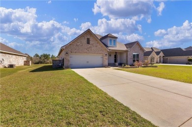 Welcome to this beautifully designed 4-bedroom, 2-bathroom home on Glenlakes Golf Club in Alabama - for sale on GolfHomes.com, golf home, golf lot