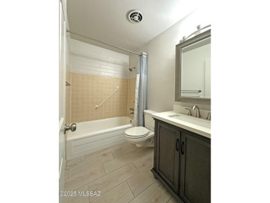 Move-in-ready ground-floor co-op in central Tucson! This 1BR/1BA on Randolph Park Golf Courses in Arizona - for sale on GolfHomes.com, golf home, golf lot