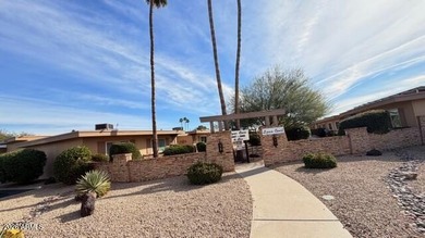Charming condo in beautiful Sun City, affordable living in this on Sun City Lakes West and East in Arizona - for sale on GolfHomes.com, golf home, golf lot