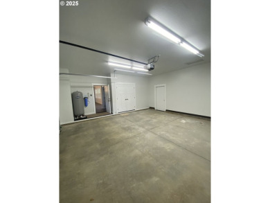 Home is ready for your stuff. $3500.00 budget for 2 shower doors on Watson Ranch Golf in Oregon - for sale on GolfHomes.com, golf home, golf lot
