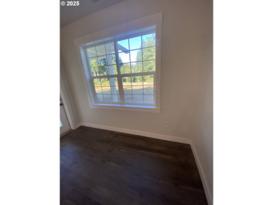 Home is ready for your stuff. $3500.00 budget for 2 shower doors on Watson Ranch Golf in Oregon - for sale on GolfHomes.com, golf home, golf lot