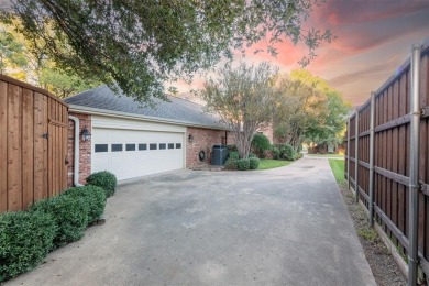 It would be difficult to find a better example of a 4 br, 3 bath on Oakmont Country Club in Texas - for sale on GolfHomes.com, golf home, golf lot