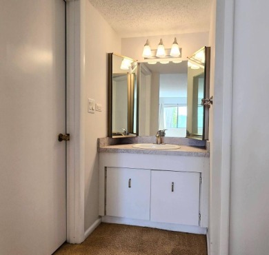 Light and neutral 2 bedroom, 2 bath 1200 sq. ft. second floor on Heather Ridge Golf Club in Illinois - for sale on GolfHomes.com, golf home, golf lot