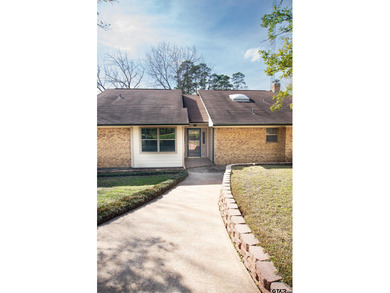 Lakefront classic! Brick ranch style home is ready for on Holly Lake Ranch Golf Club in Texas - for sale on GolfHomes.com, golf home, golf lot