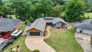 Completely remodeled and move in ready: 3 Lundy Lane offers on Bella Vista Country Club - Kingswood in Arkansas - for sale on GolfHomes.com, golf home, golf lot
