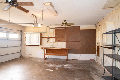 Lakefront classic! Brick ranch style home is ready for on Holly Lake Ranch Golf Club in Texas - for sale on GolfHomes.com, golf home, golf lot