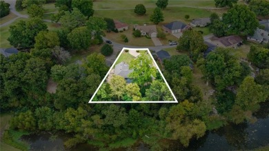 Completely remodeled and move in ready: 3 Lundy Lane offers on Bella Vista Country Club - Kingswood in Arkansas - for sale on GolfHomes.com, golf home, golf lot