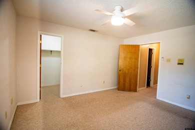 Lakefront classic! Brick ranch style home is ready for on Holly Lake Ranch Golf Club in Texas - for sale on GolfHomes.com, golf home, golf lot