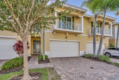 Amazing opportunity to own a spacious, open floor plan townhome on Old Palm Golf Club in Florida - for sale on GolfHomes.com, golf home, golf lot