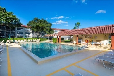 An oasis to call home, this beautiful 2BD/2BTH unit is in on Hollybrook Golf and Tennis Club  in Florida - for sale on GolfHomes.com, golf home, golf lot