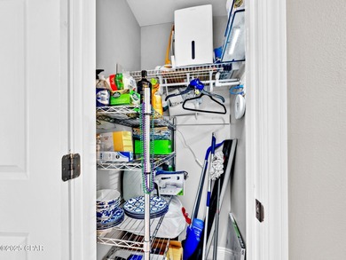 CURRENTLY UNDER CONTRACT, SELLER WILL CONSIDER BACKUP OFFERS - on Signal Hill Golf Course, Inc. in Florida - for sale on GolfHomes.com, golf home, golf lot